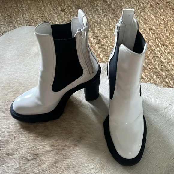 Alexander McQueen Two Tone leather chelsea boots - Picture 7 of 13